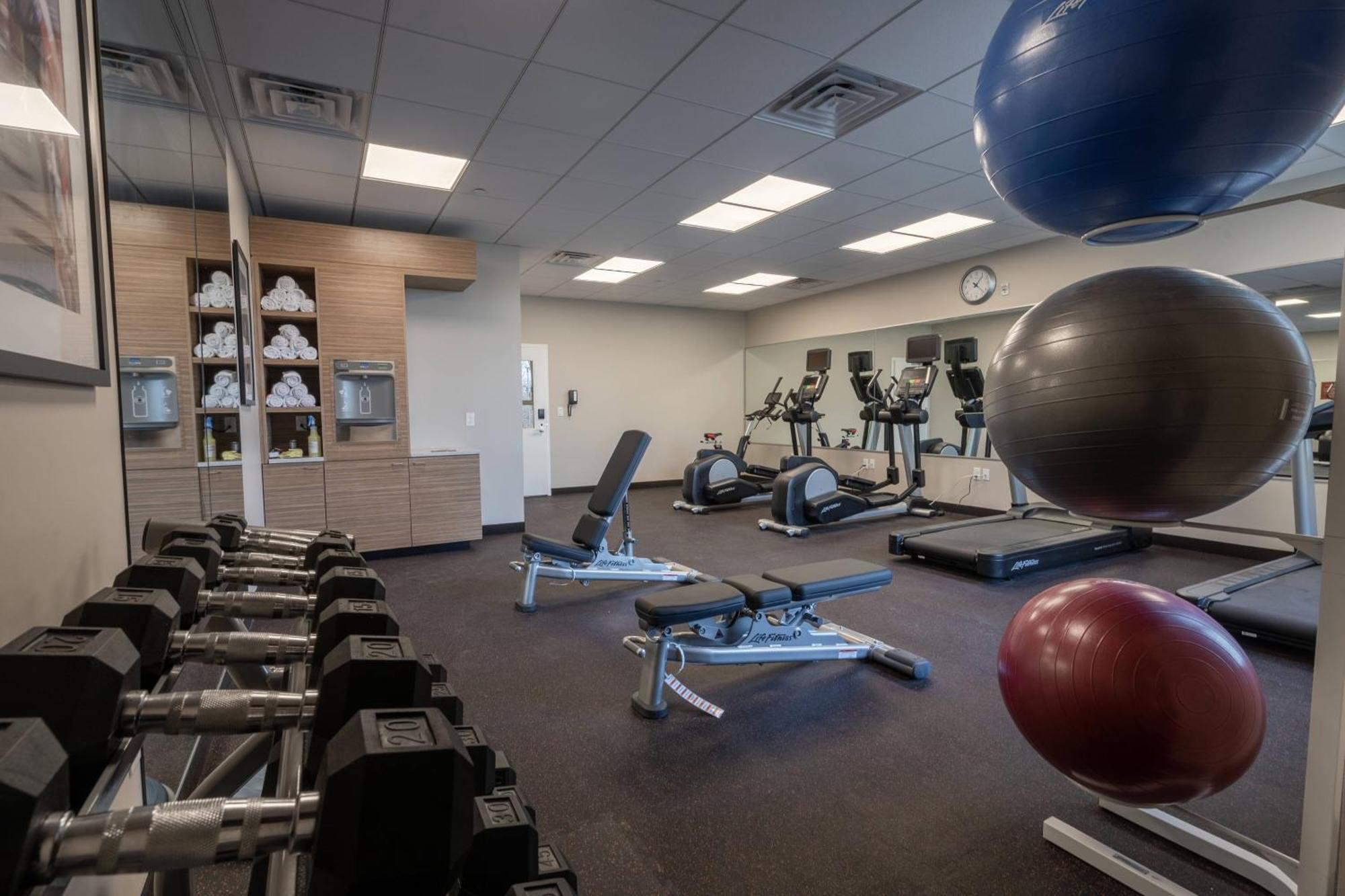 Towneplace Suites By Marriott Clinton Esterno foto